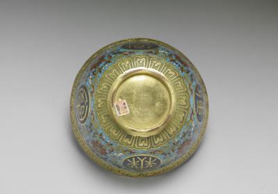 图片[3]-Gilt copper bowl with cloisonne enamel decor and birthday inscriptions “wan shou wu jiang (ten thousand long lives without boundary)”, Qing dynasty (1644-1911)-China Archive